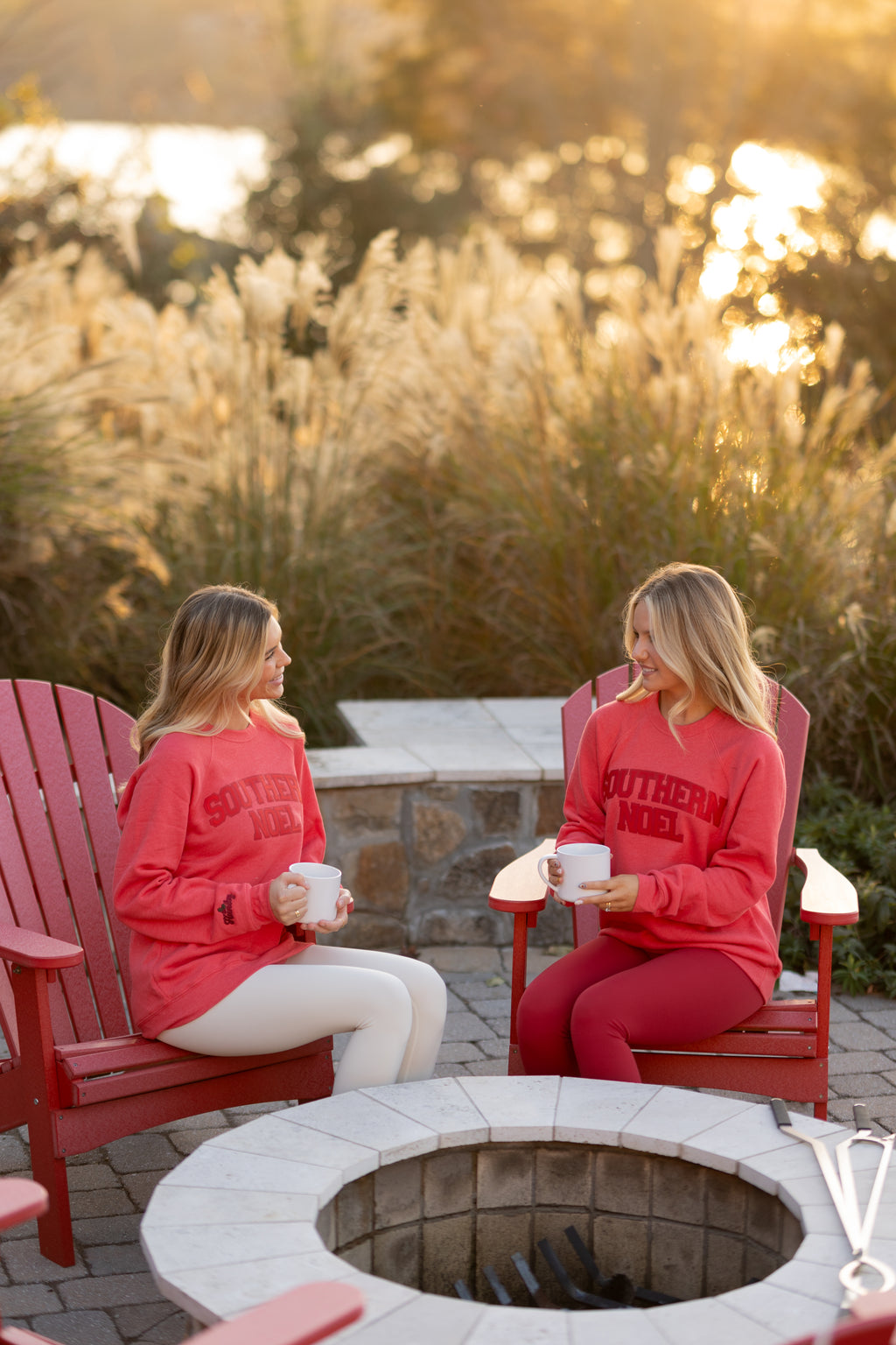 SOUTHERN NOEL CREWNECK